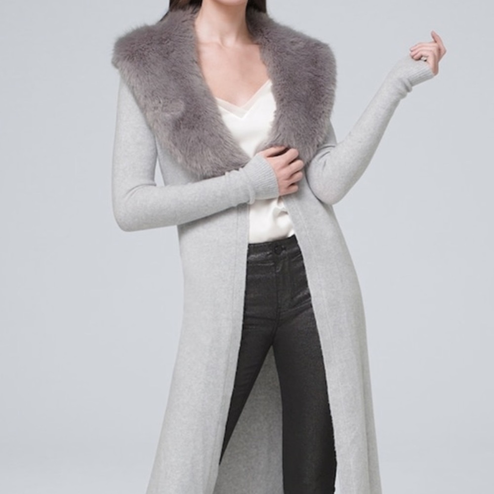 SOFT DUSTER WITH REMOVABLE FAUX-FUR COLLAR